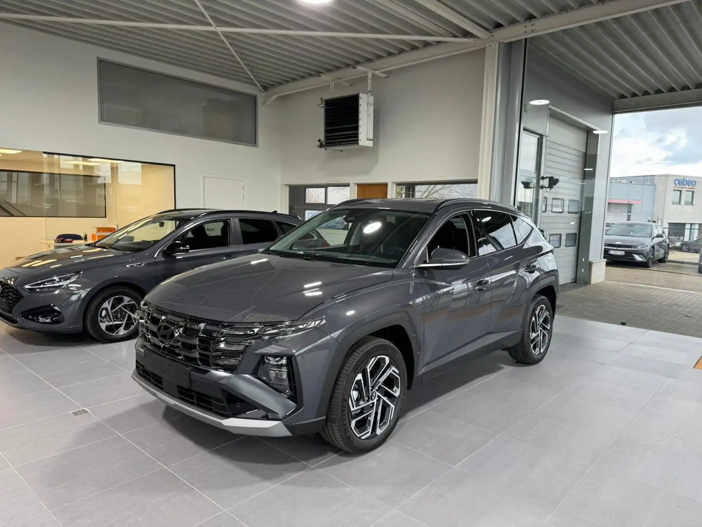 Hyundai TUCSON T-GDi Shine HEV 6AT Grau - 1