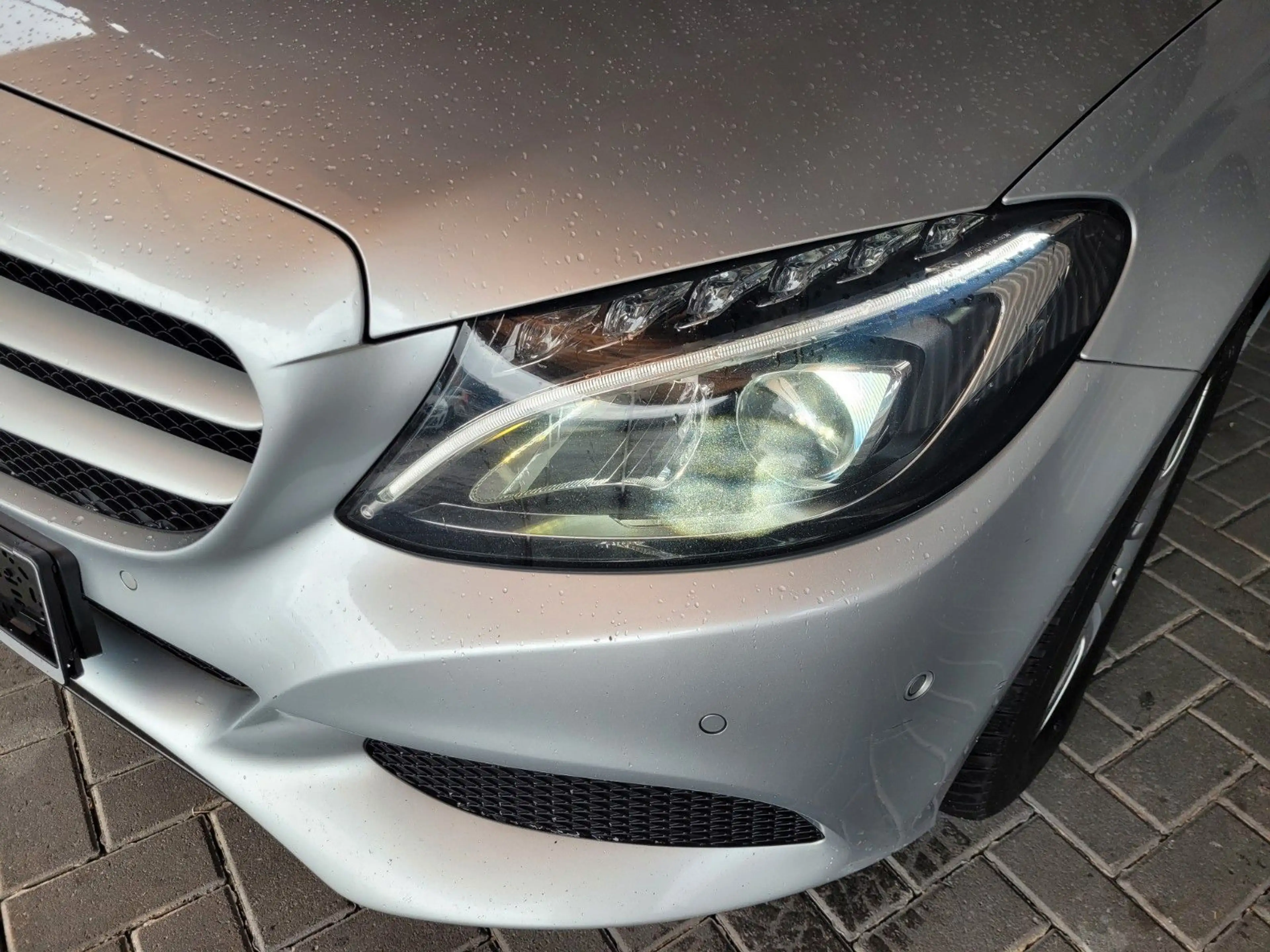 Mercedes-Benz C 220 BlueTec*NAVI*XENON*LED*SCHECKHEFT*1.BESITZ — photo 10