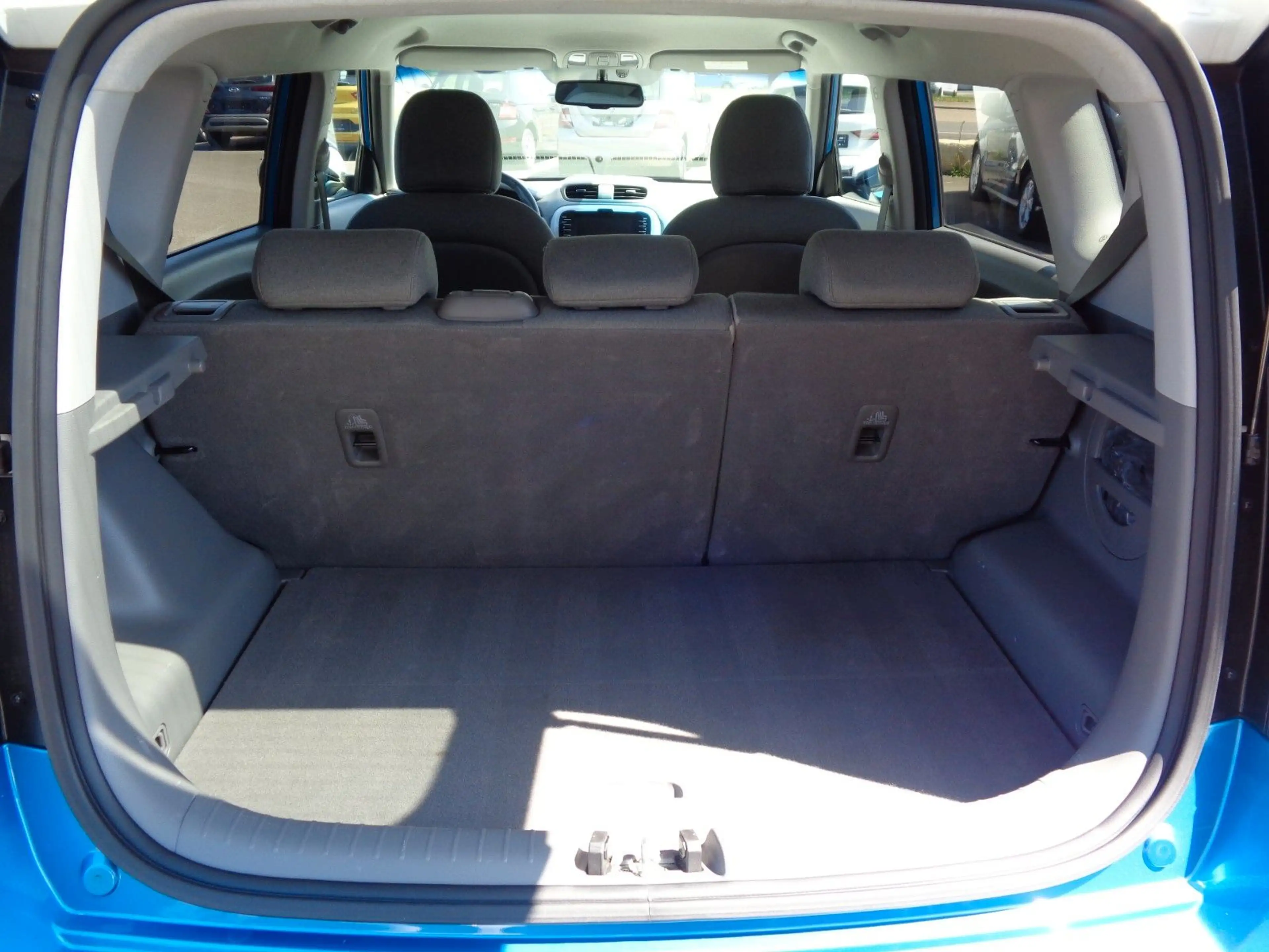 Kia Soul EV — photo 11