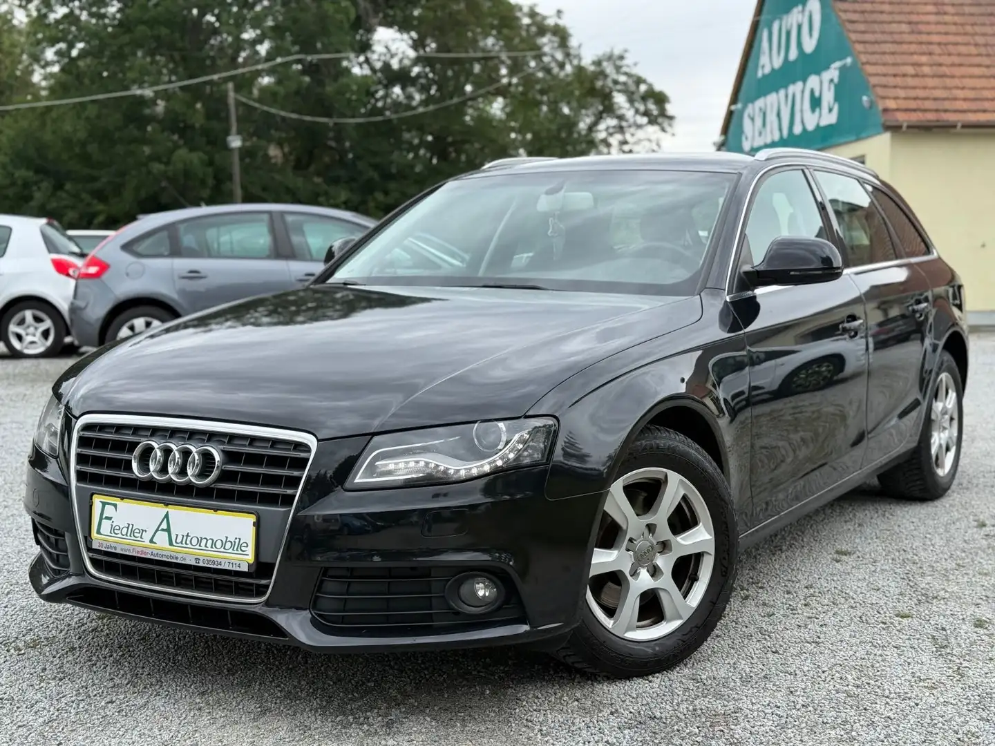 Audi A4 1.8 TFSI Ambiente Avant / KLIMAAUT / GEPFLEGT Schwarz - 1