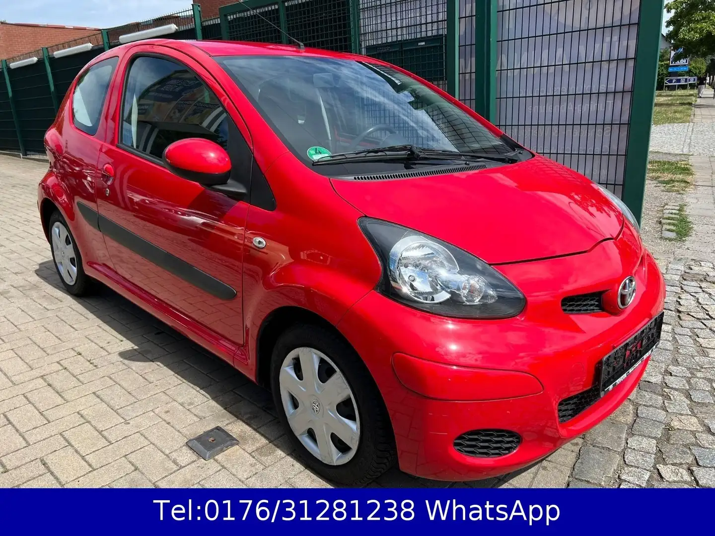 Toyota Aygo AYGO Basis !! Klima !! Tüv.Neu !! Rot - 2