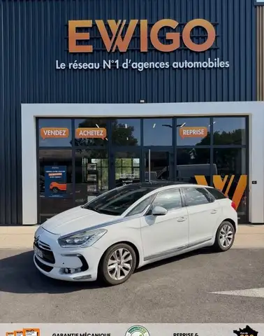 DS Automobiles DS 5 1.6 HDi 110CH EXECUTIVE BVA TOIT OUVRANT PANORAMIQUE SIEGES MASSANTS CAMÉRA DE RECUL