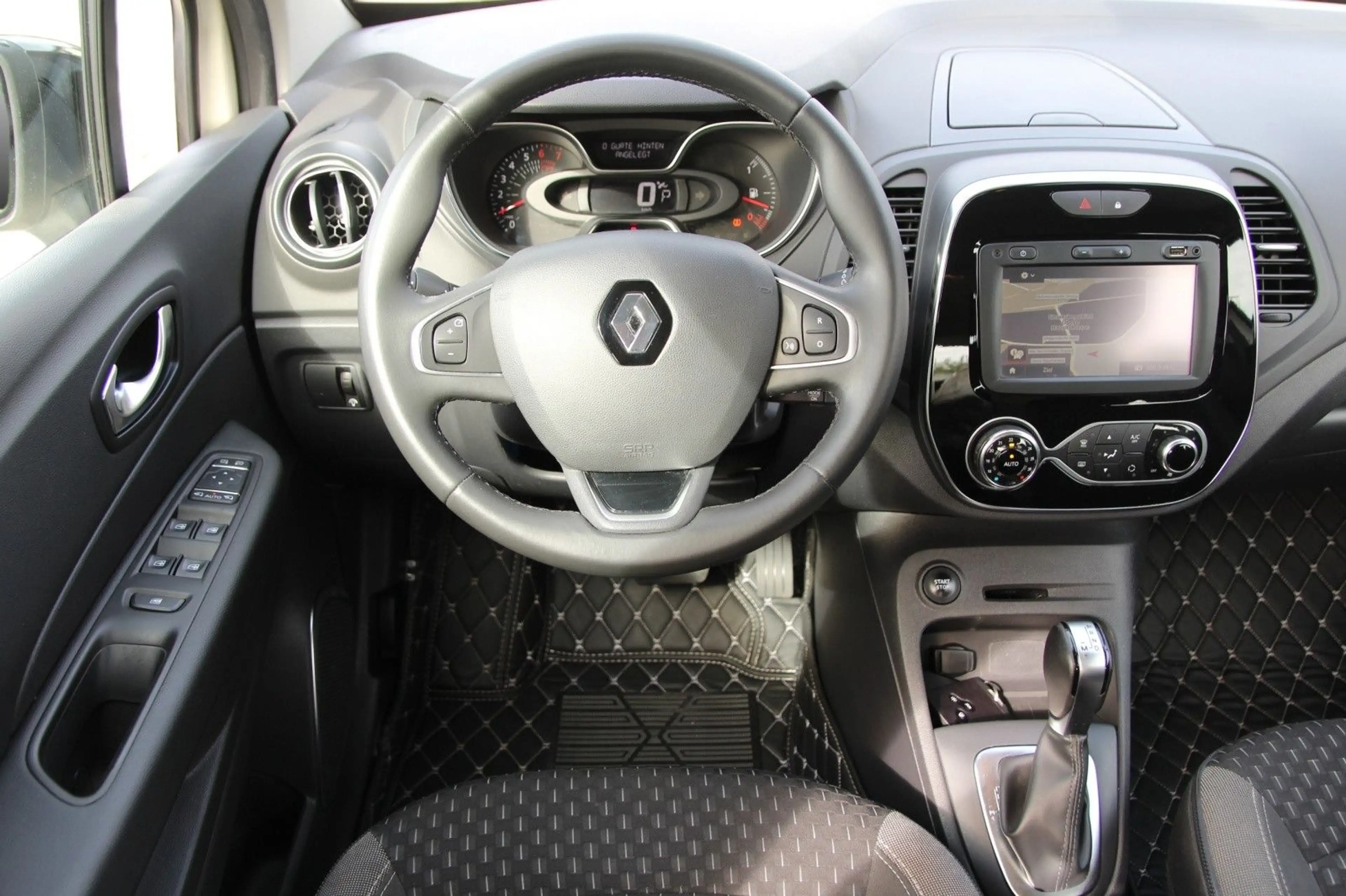 Renault Captur Intens/LED/Navi/Kamera/ Alu/44tkm — photo 8