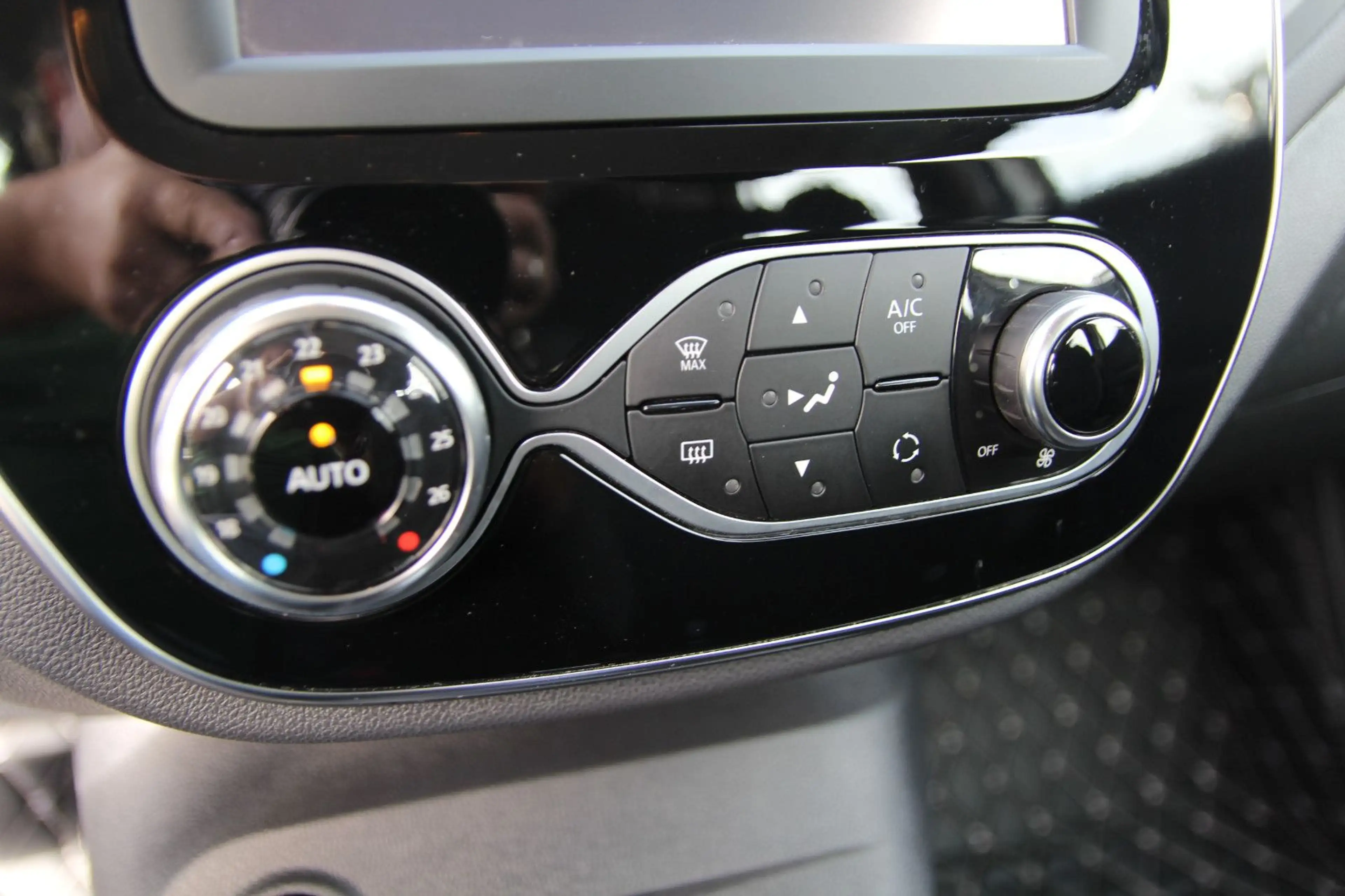 Renault Captur Intens/LED/Navi/Kamera/ Alu/44tkm — photo 15