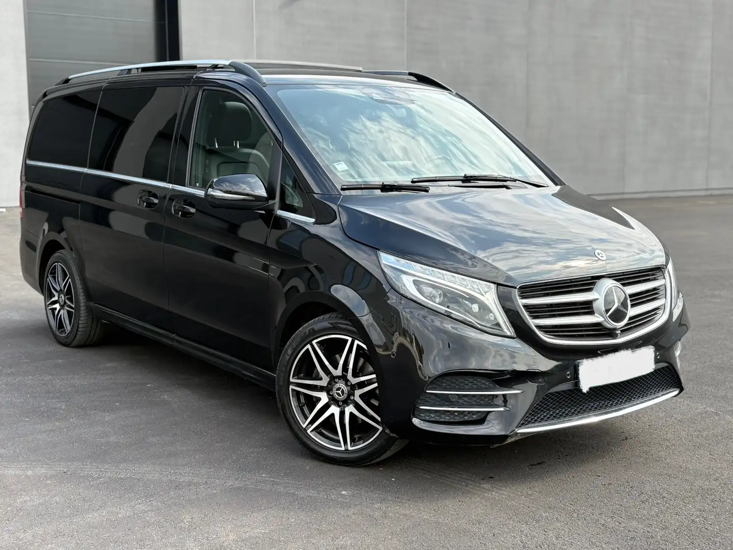 Mercedes-Benz V 250 d AMG Zwart - 2