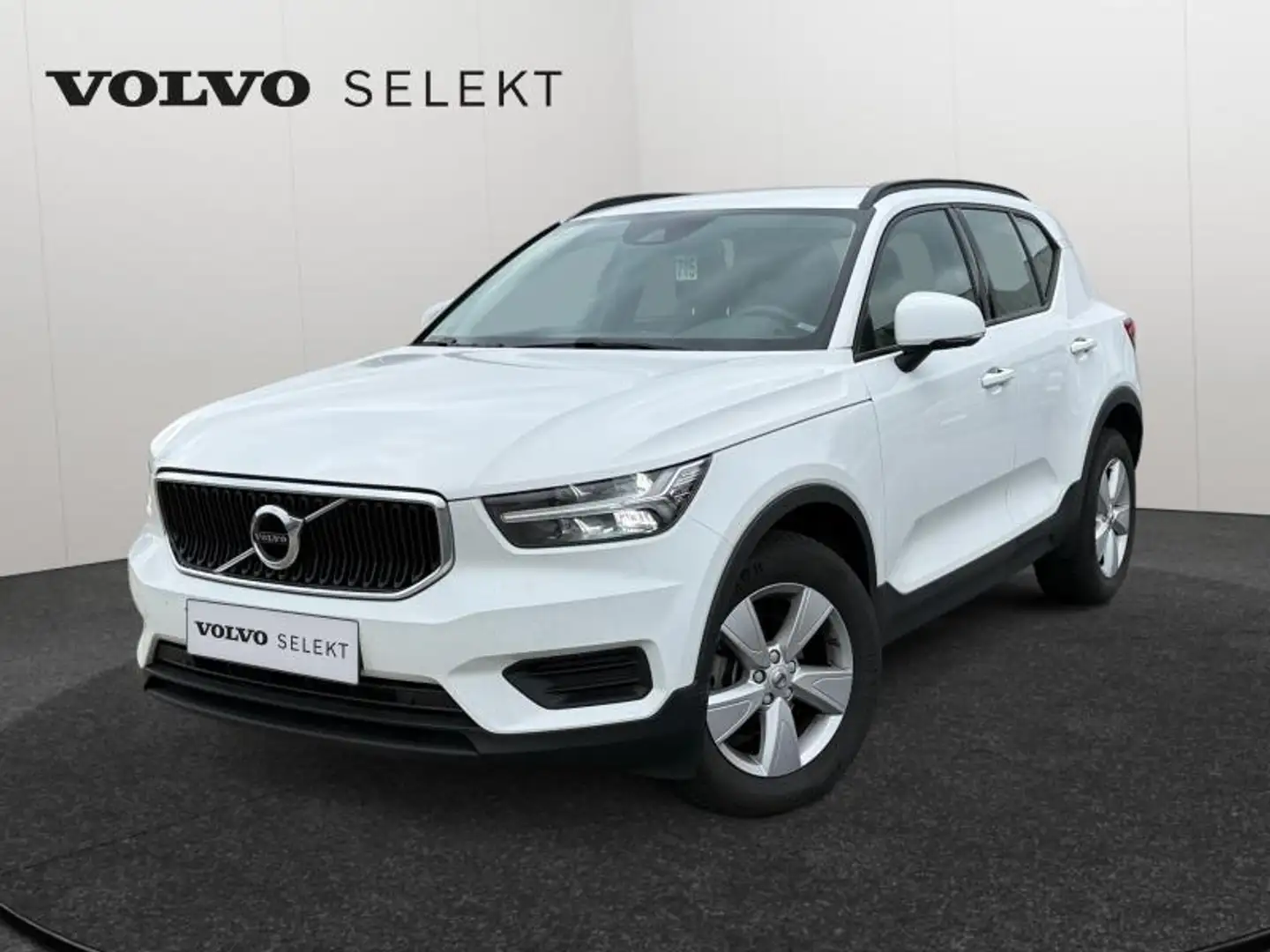 Volvo XC40 T2 momentum / Essence Weiß - 1