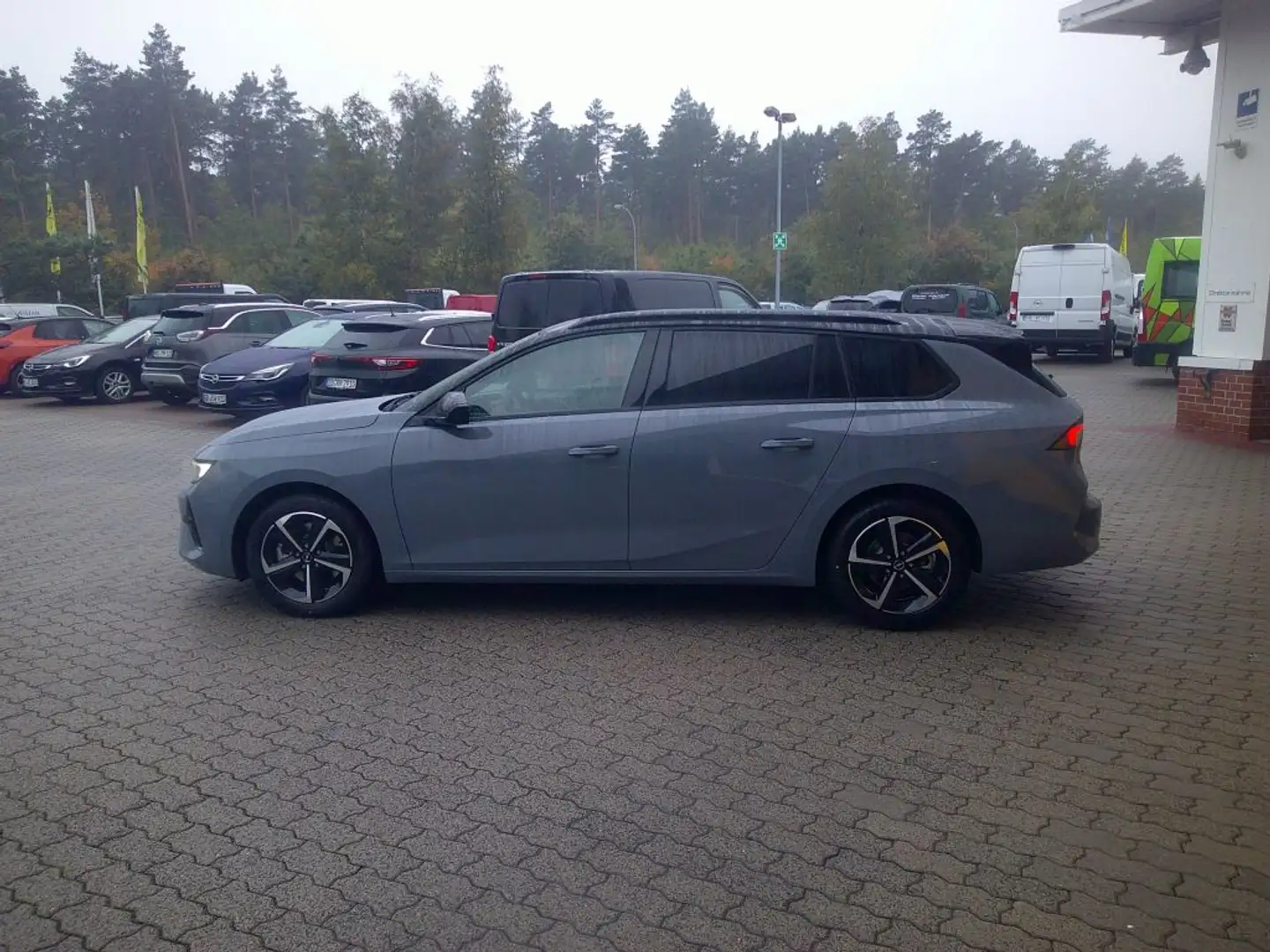Opel Astra Sports Tourer 1.5 D Automatik GS Grau - 2