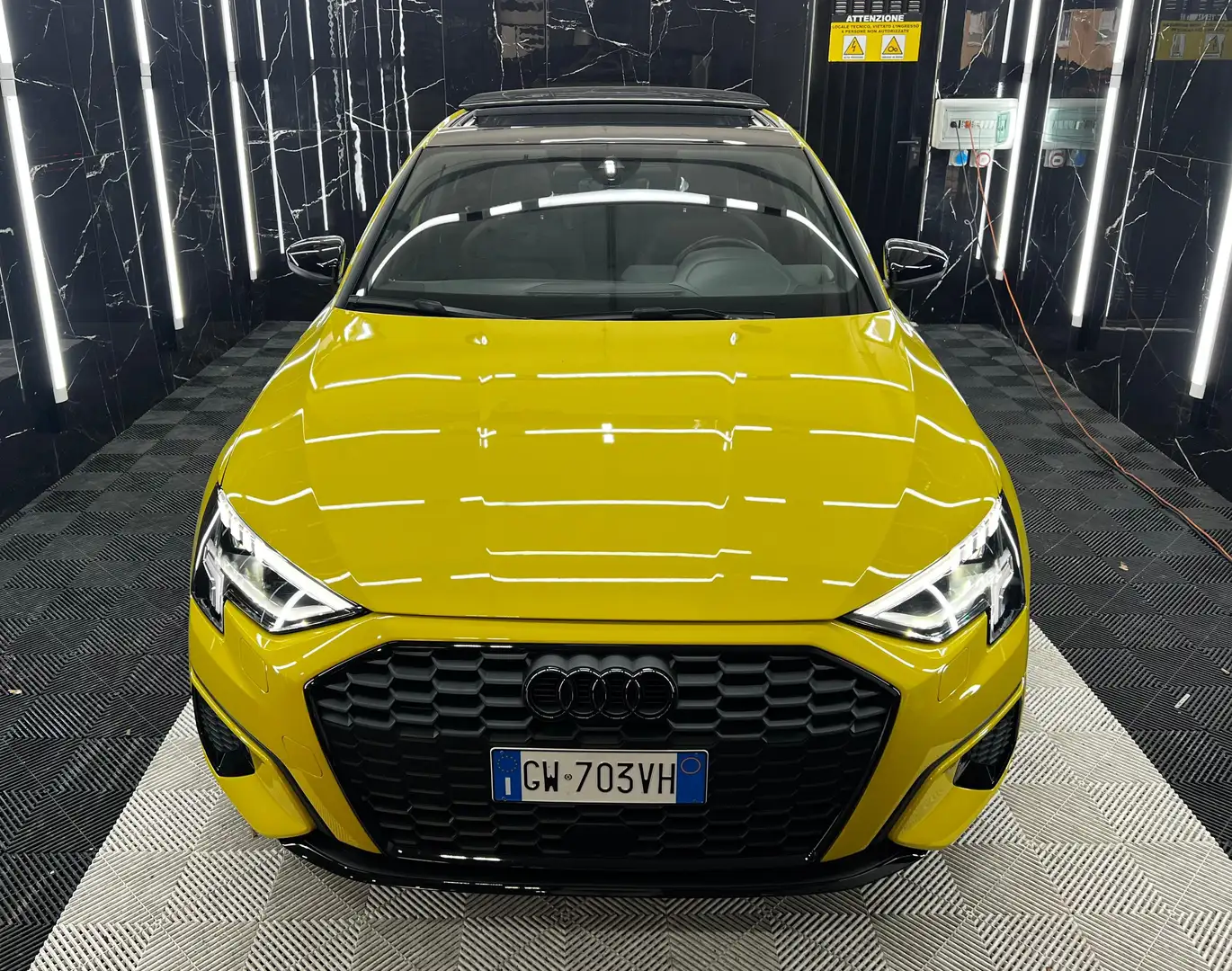 Audi A3 A3 35 2.0 tdi Edition One s-tronic Giallo - 2