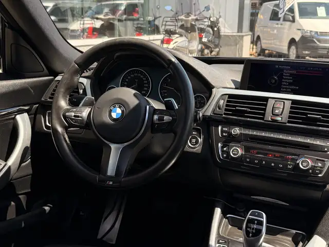 BMW 3 Series view 23