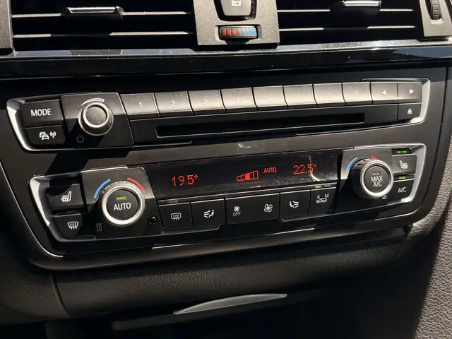 BMW 3 Series view 29