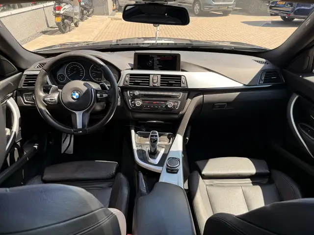 BMW 3 Series view 22