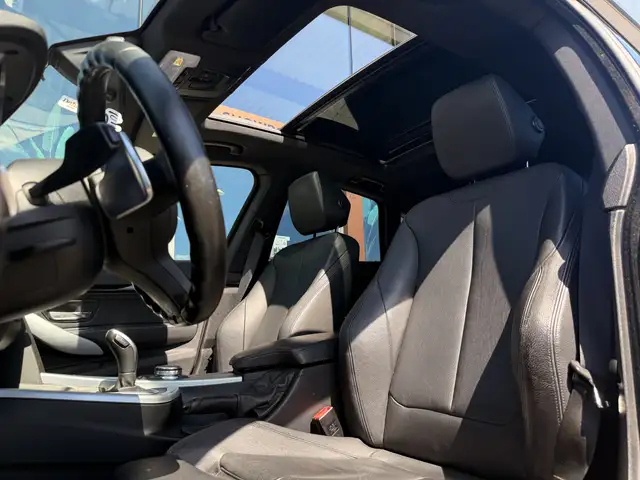 BMW 3 Series view 10