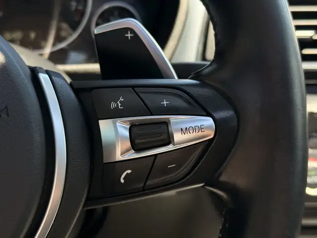 BMW 3 Series view 24