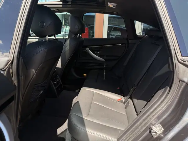 BMW 3 Series view 13