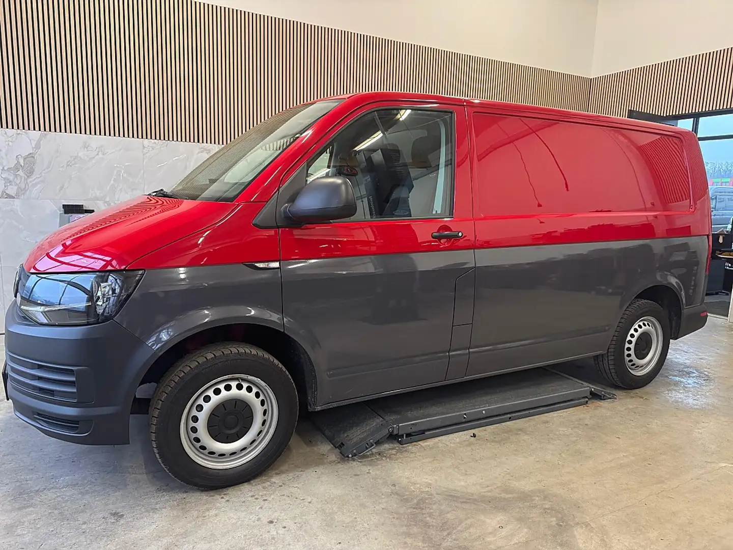 Volkswagen T6 Transporter T6 Bus Kastenwagen KR Heckklappe, Klima 1.Besit... Grau - 2