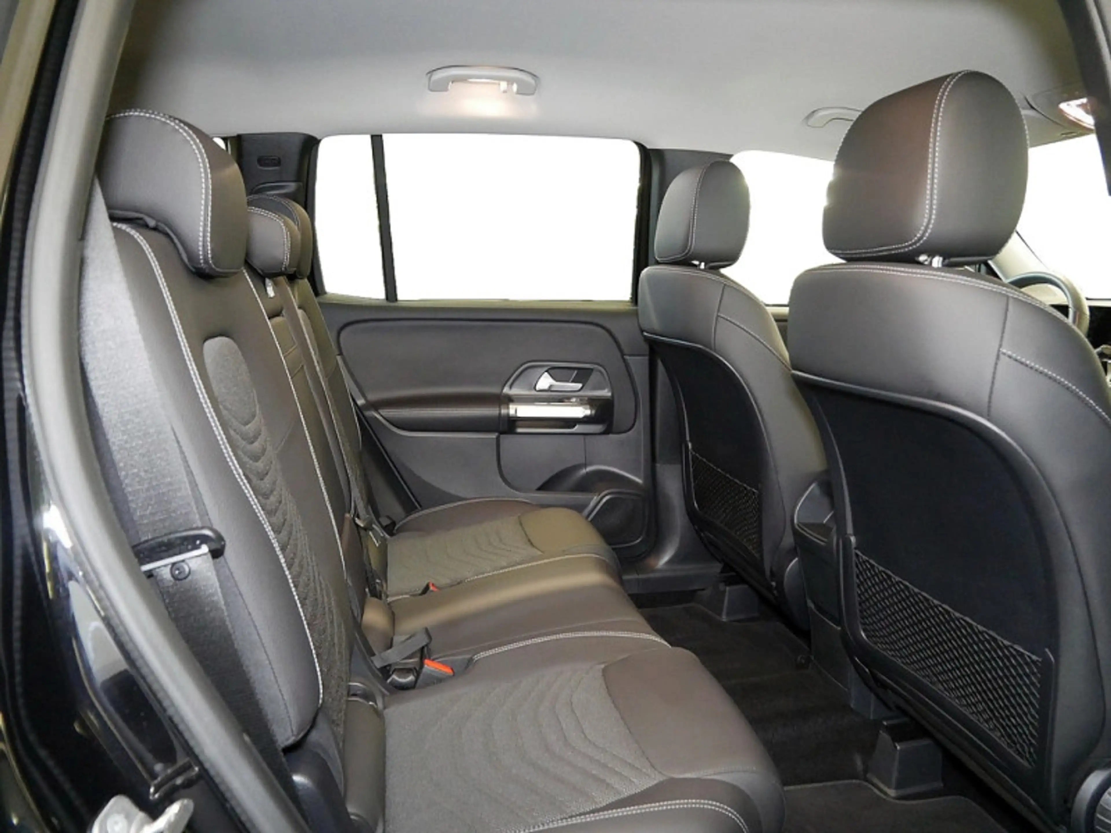 Mercedes-Benz GLB 180 , PROGRESSIVE KAMERA SPUR PDC SHZ — photo 7