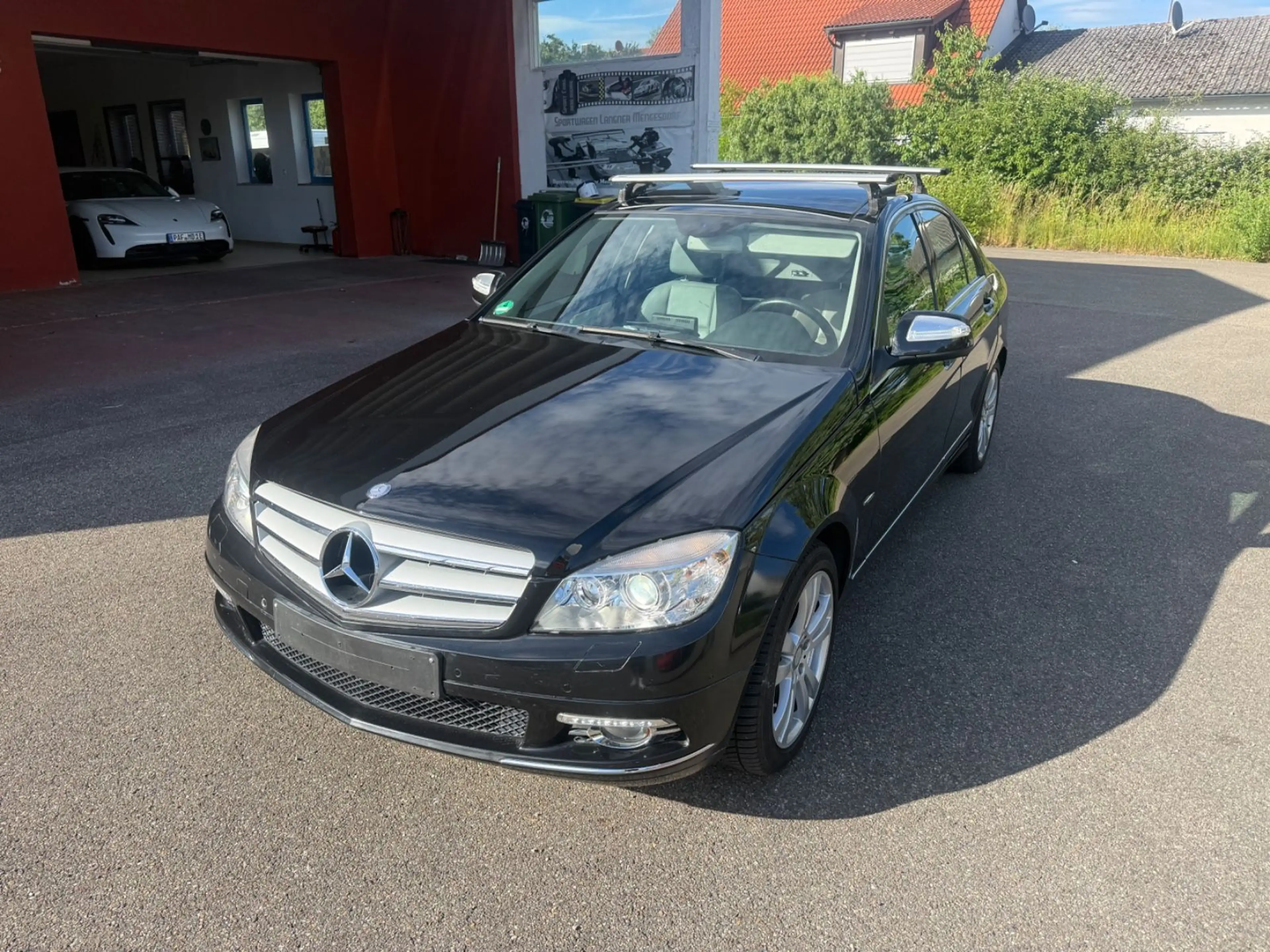 Mercedes-Benz C 350 V6 Autom. Avantgarde Navi,SHD,AHK,NUR85"KM — photo 2