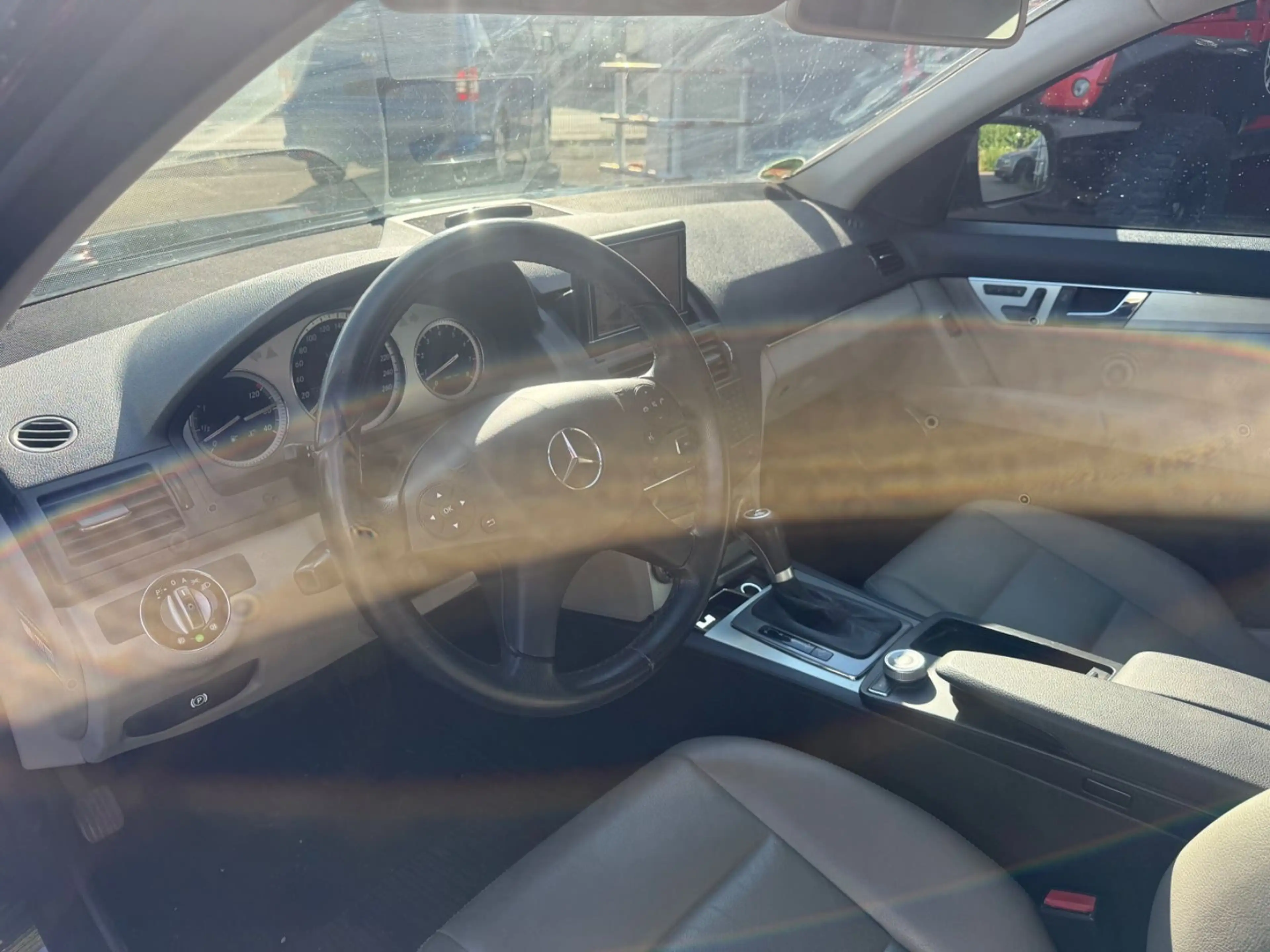 Mercedes-Benz C 350 V6 Autom. Avantgarde Navi,SHD,AHK,NUR85"KM — photo 5
