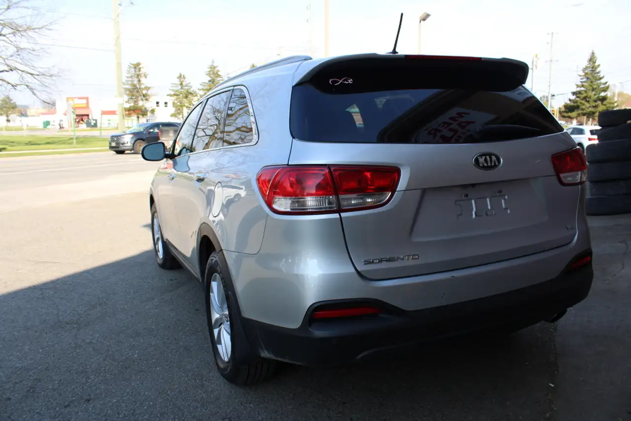 Kia Sorento photo Kia Sorento