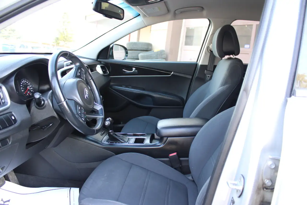 Kia Sorento photo Kia Sorento