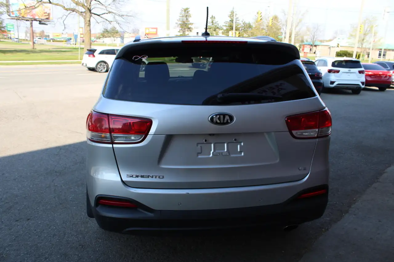 Kia Sorento photo Kia Sorento