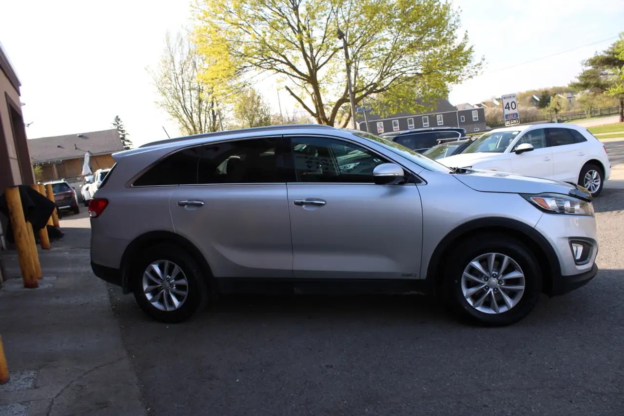 Kia Sorento photo Kia Sorento