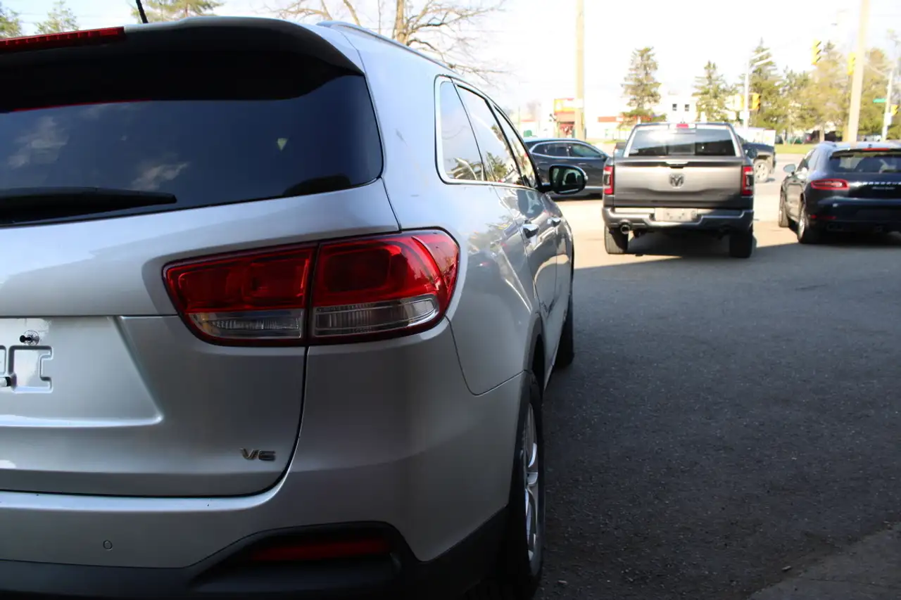 Kia Sorento photo Kia Sorento