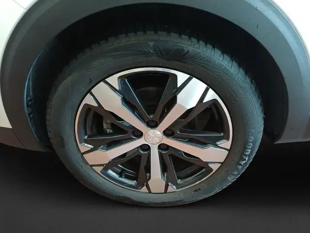 Peugeot 5008 view 9