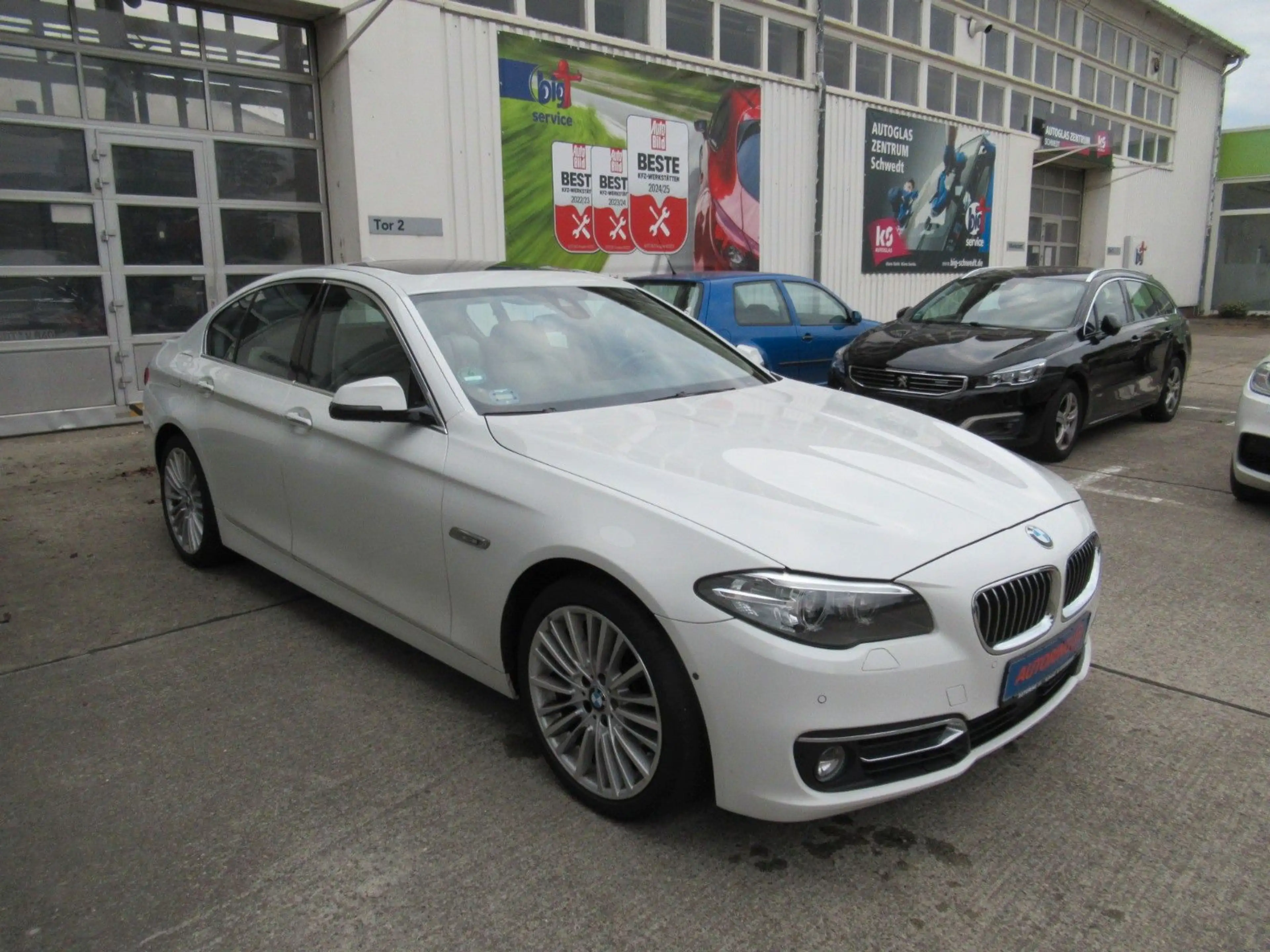 BMW 535 d xDrive Luxury **ABSOLUTE VOLLAUSSTATTUNG** — photo 3