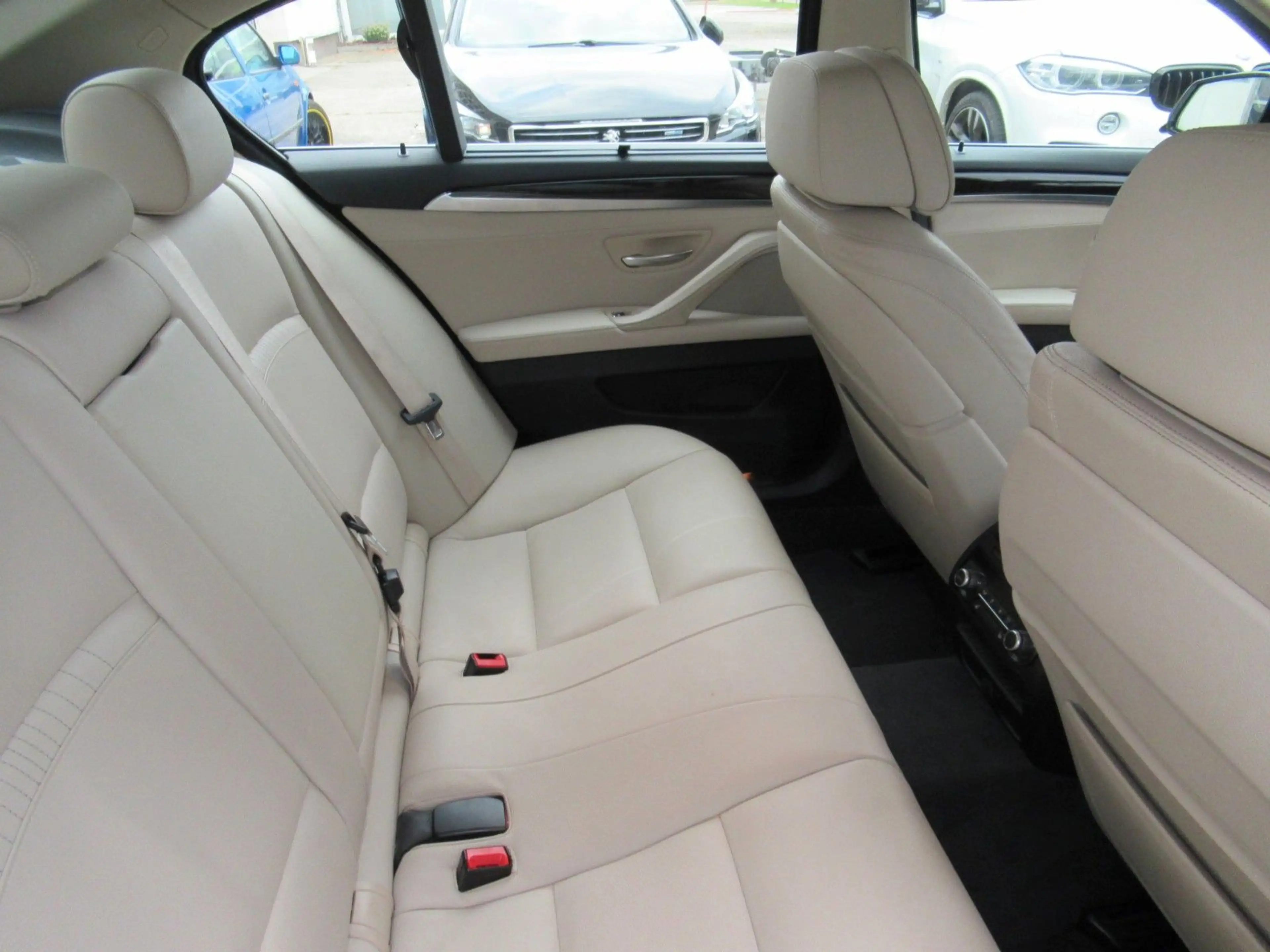 BMW 535 d xDrive Luxury **ABSOLUTE VOLLAUSSTATTUNG** — photo 7