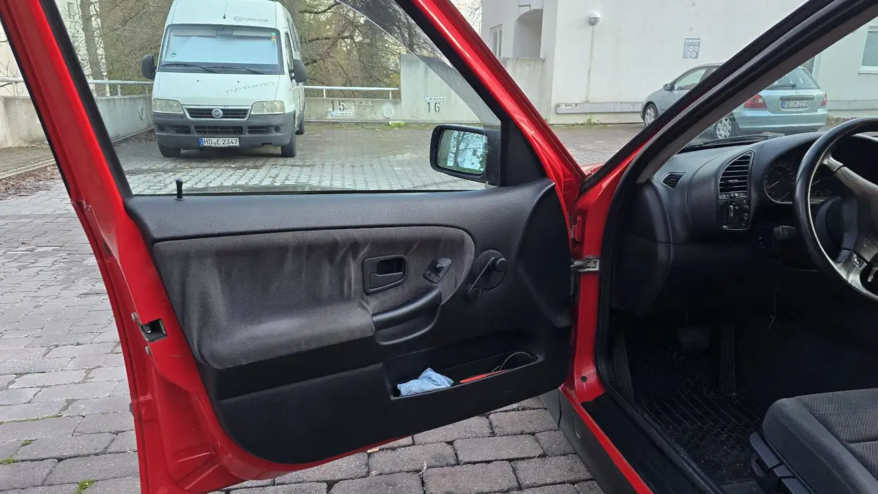 BMW 318i, foto 12