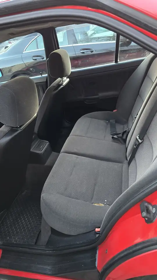 BMW 318i, foto 11