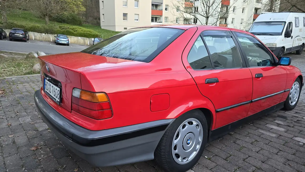 BMW 318i, foto 8