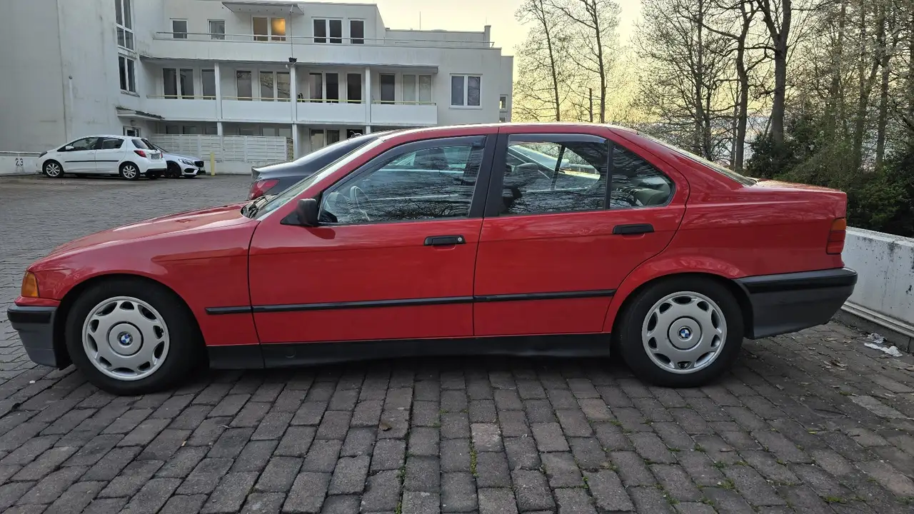 BMW 318i, foto 6