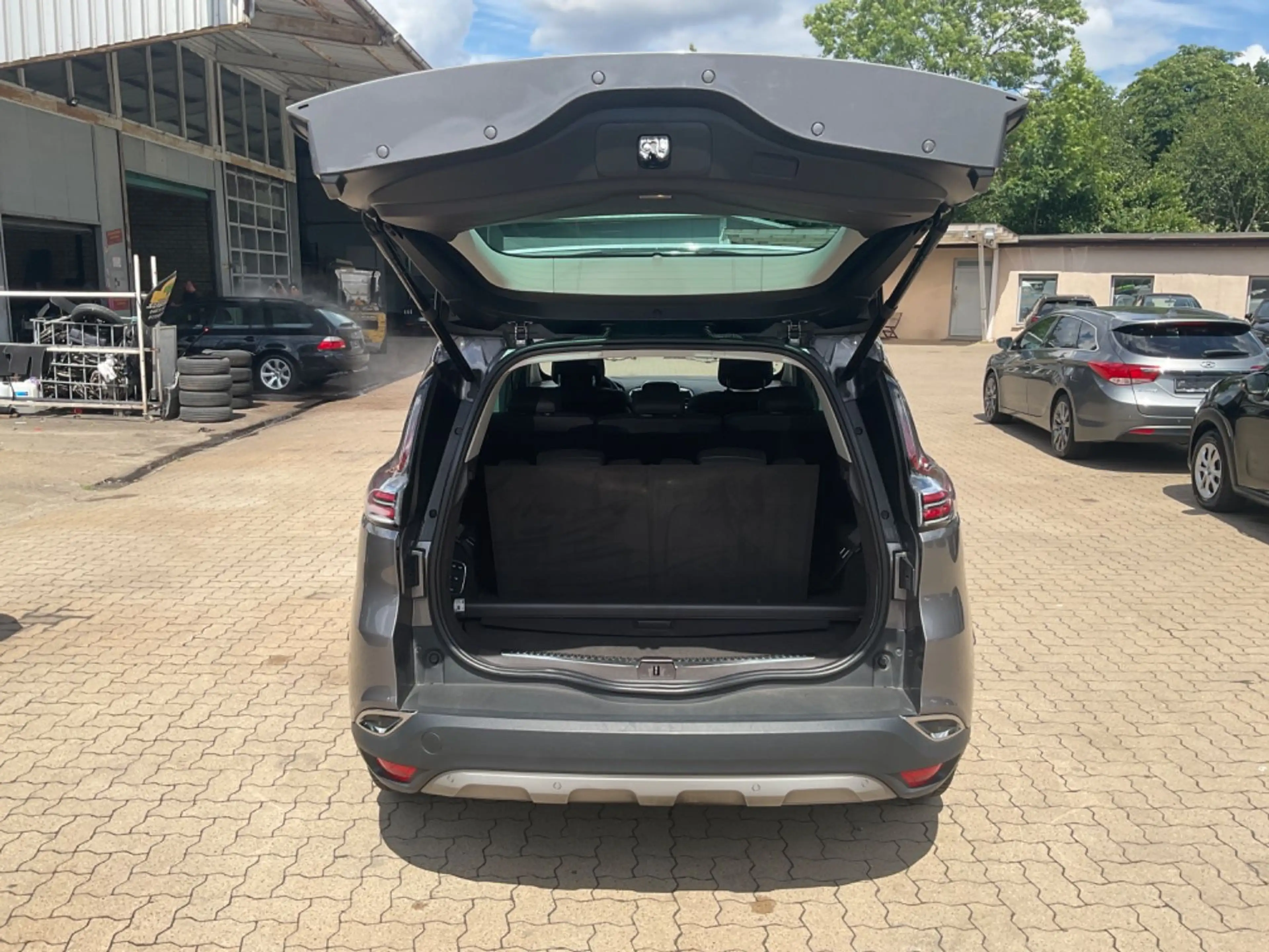 Renault Espace V Intens — photo 15