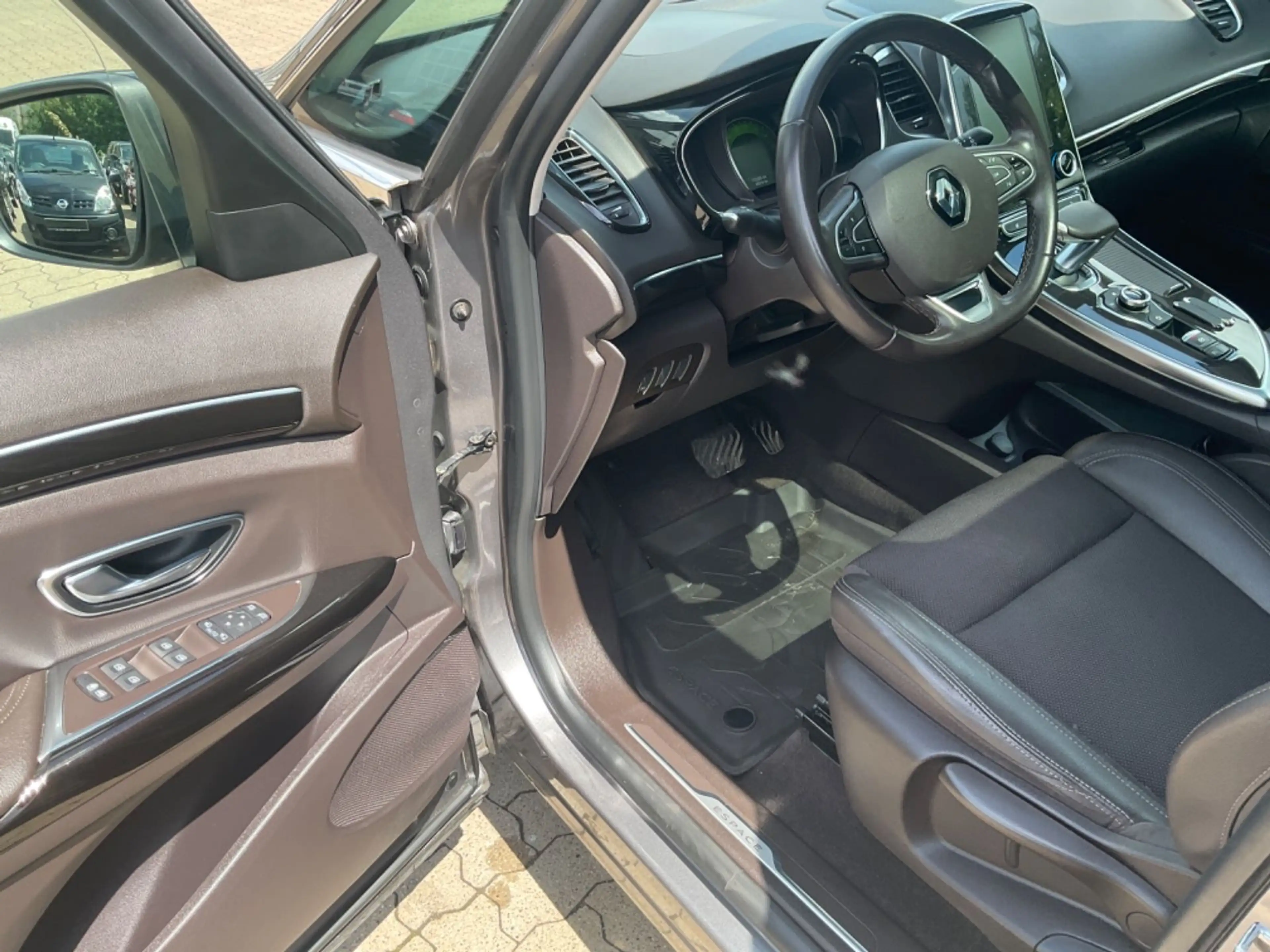Renault Espace V Intens — photo 12