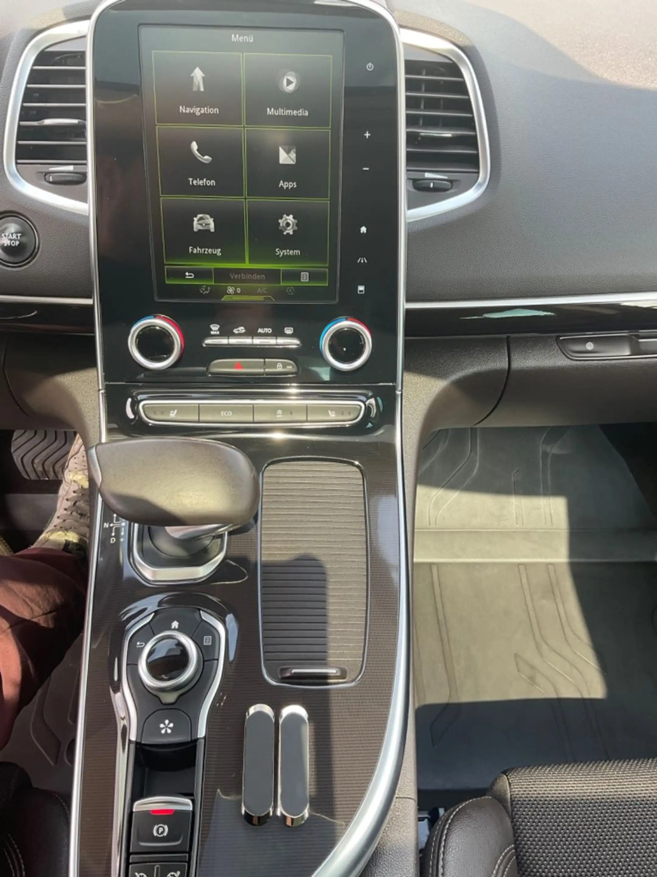 Renault Espace V Intens — photo 11