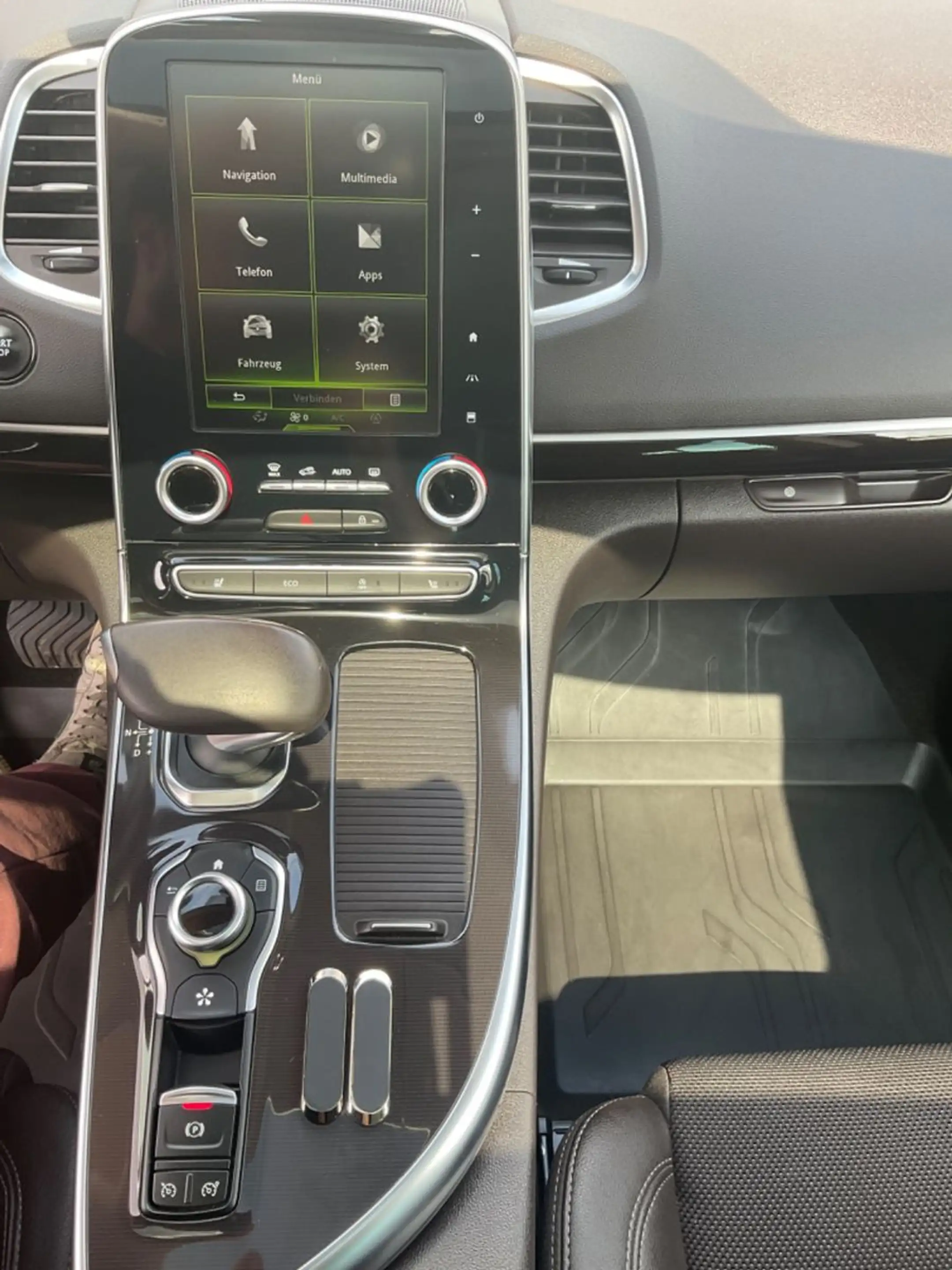 Renault Espace V Intens — photo 10
