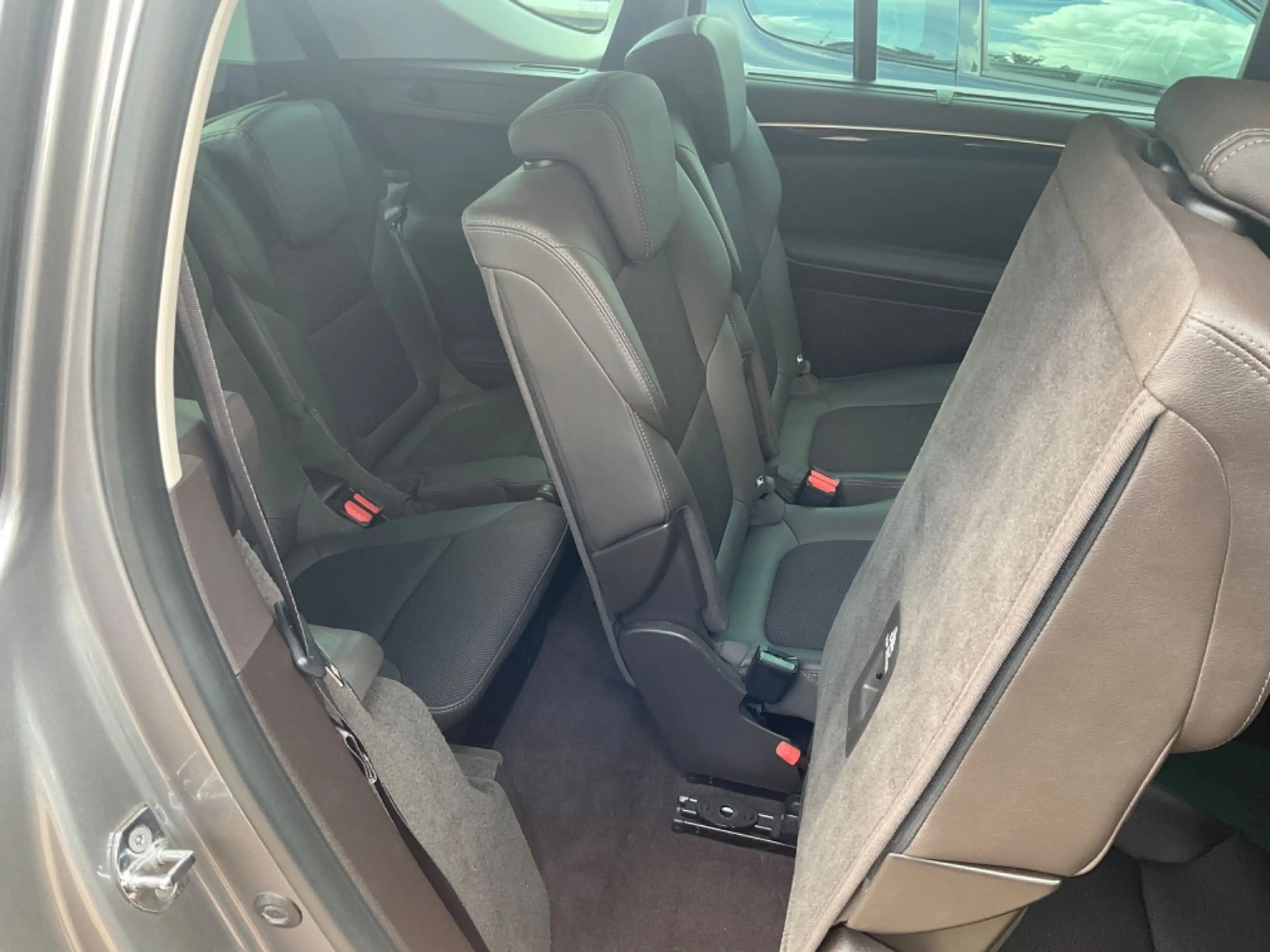 Renault Espace V Intens — photo 13