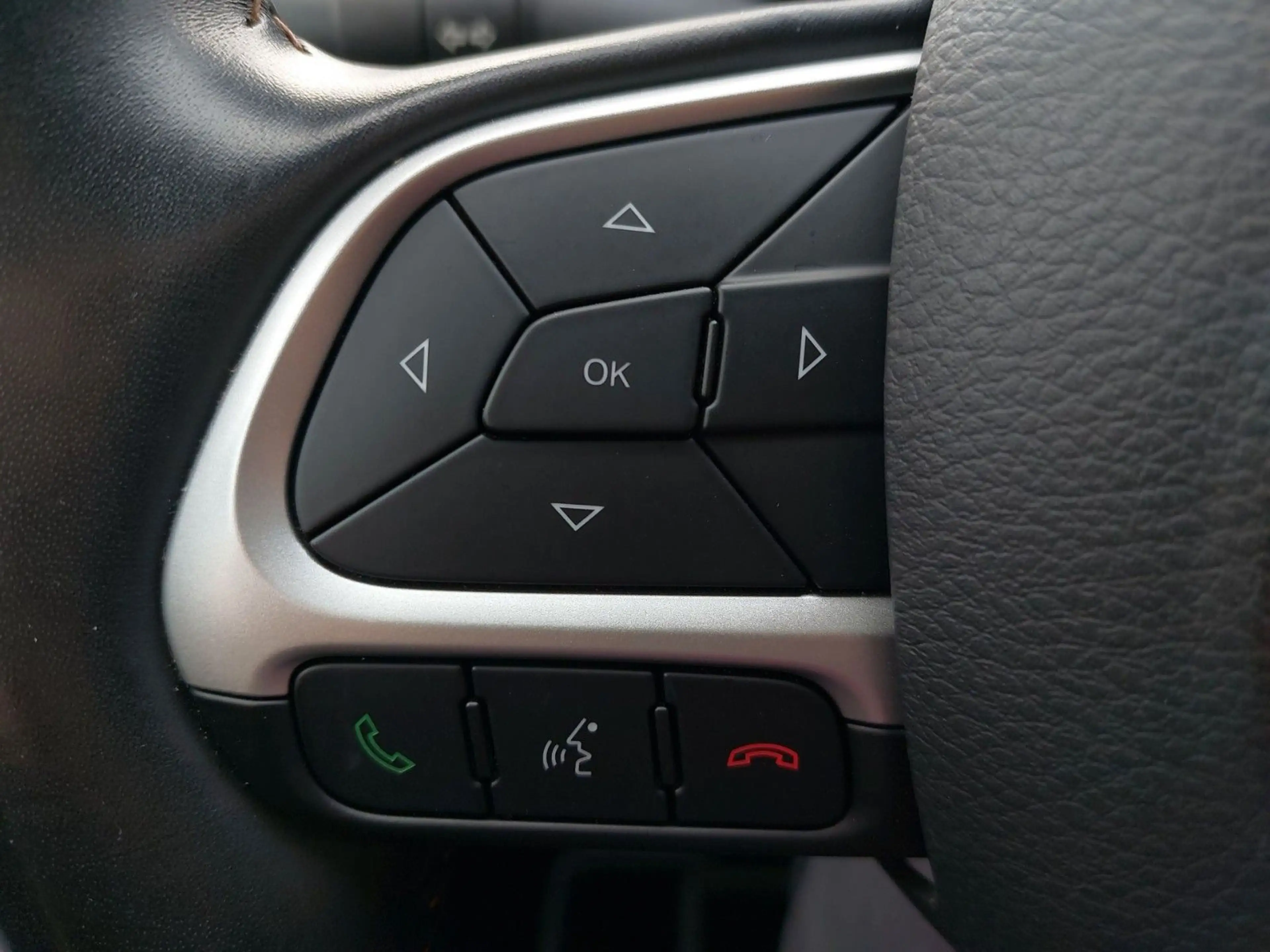 Jeep Compass LIMITED 4WD SHZ LHZ PDC KAMERA NAVI PARKPILOT — photo 13