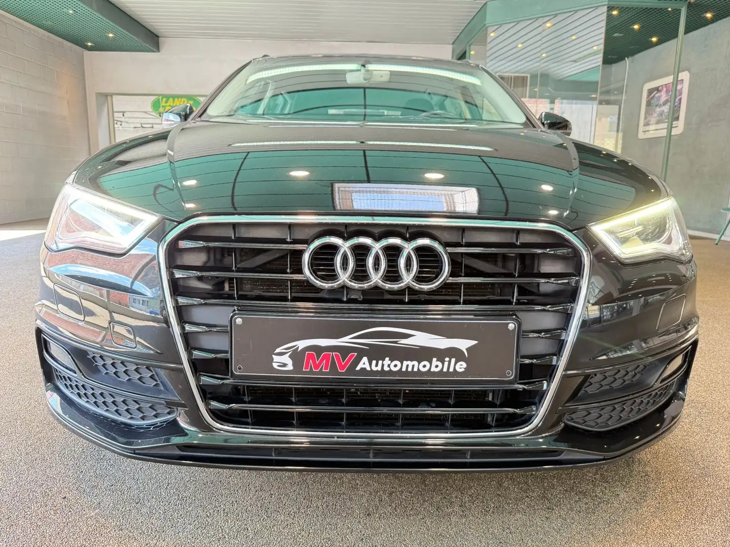 Audi A3 Sportback 1.6TDi Ambition S line * Navi * Xénon Nero - 2