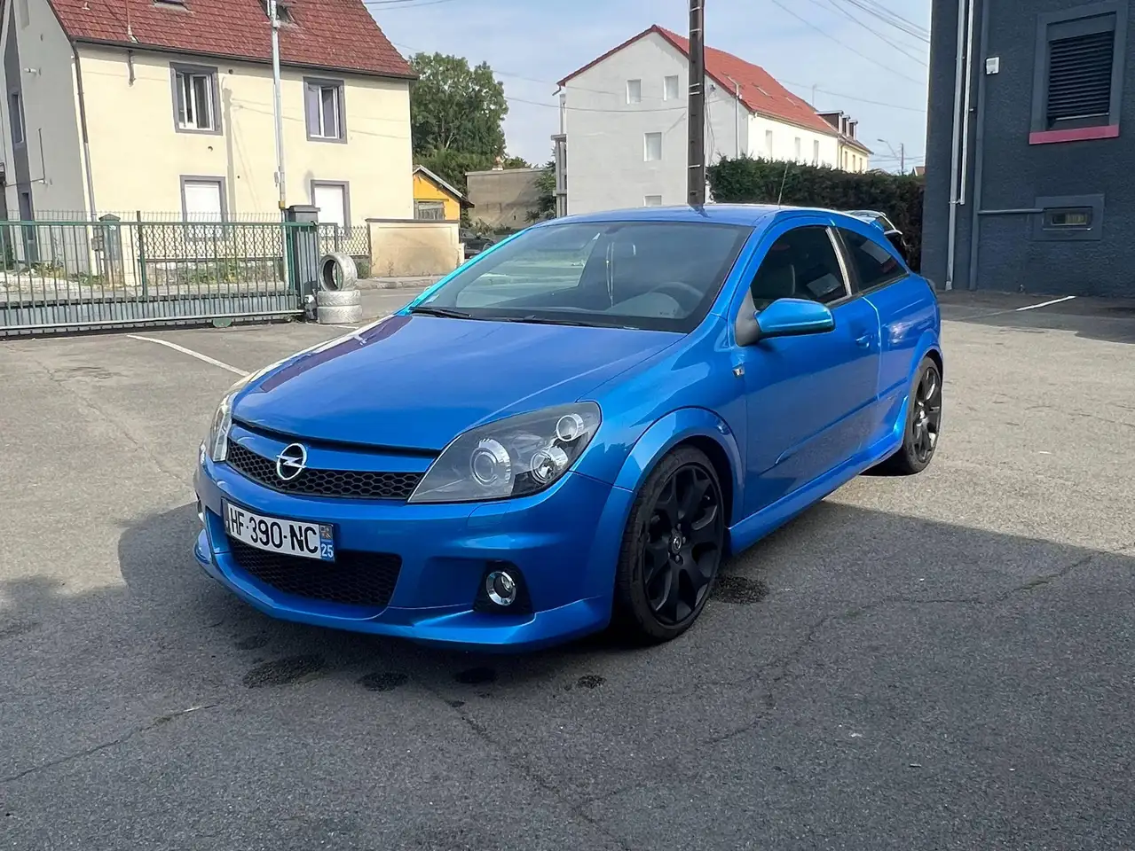 Opel Astra Astra GTC 2.0 T - 240 OPC — photo 1 of 19