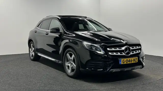 Mercedes-Benz Gla Class view 3