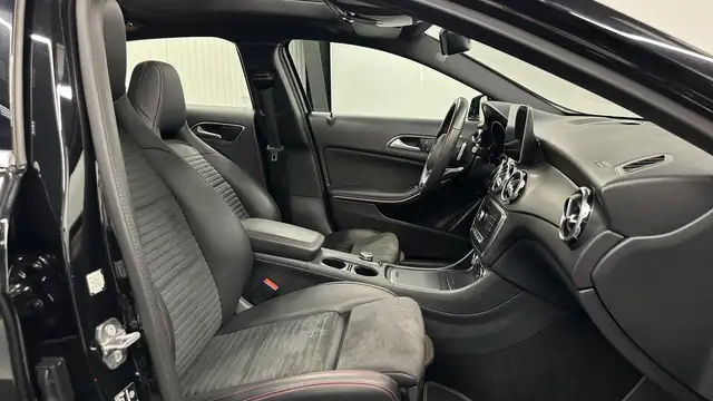 Mercedes-Benz Gla Class view 10