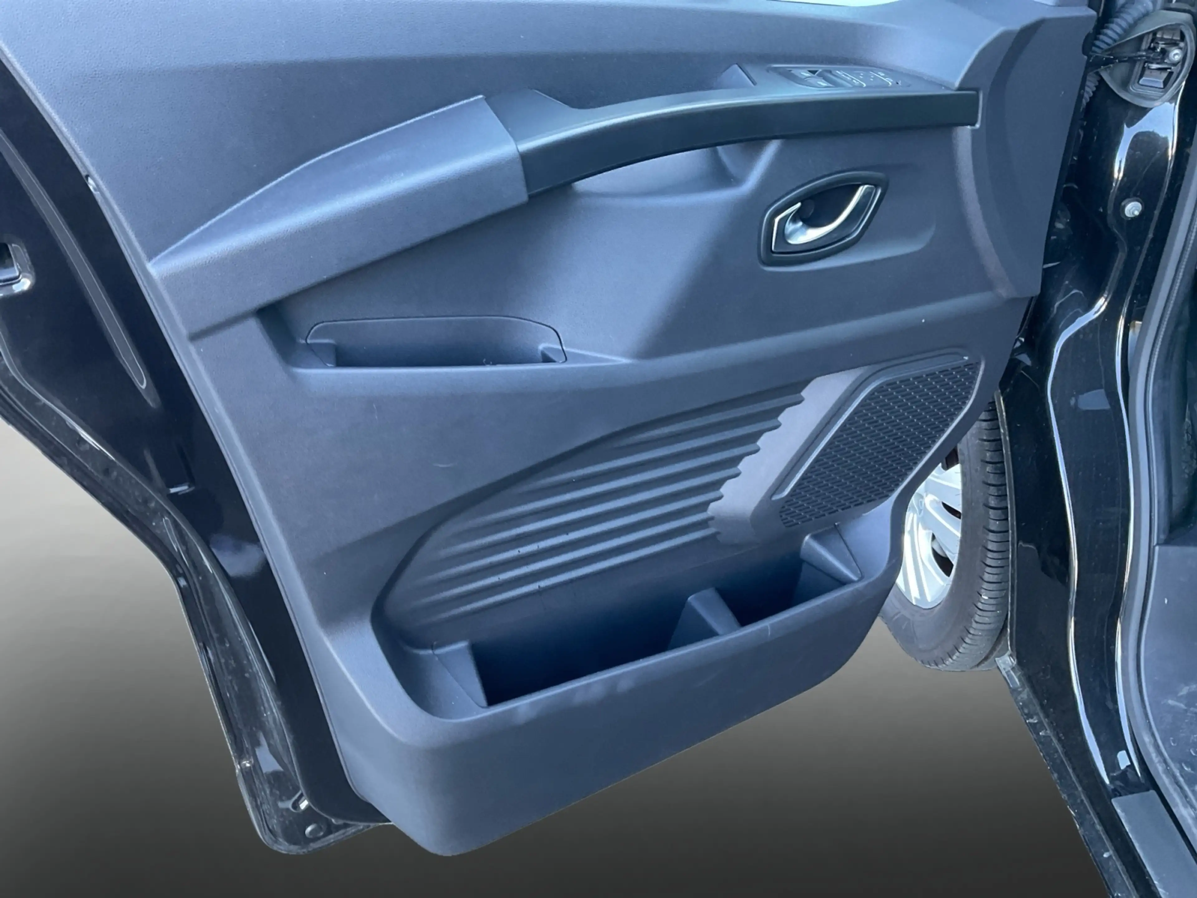 Nissan Primastar 2,8t dCI 150 8 Sitzer — photo 14