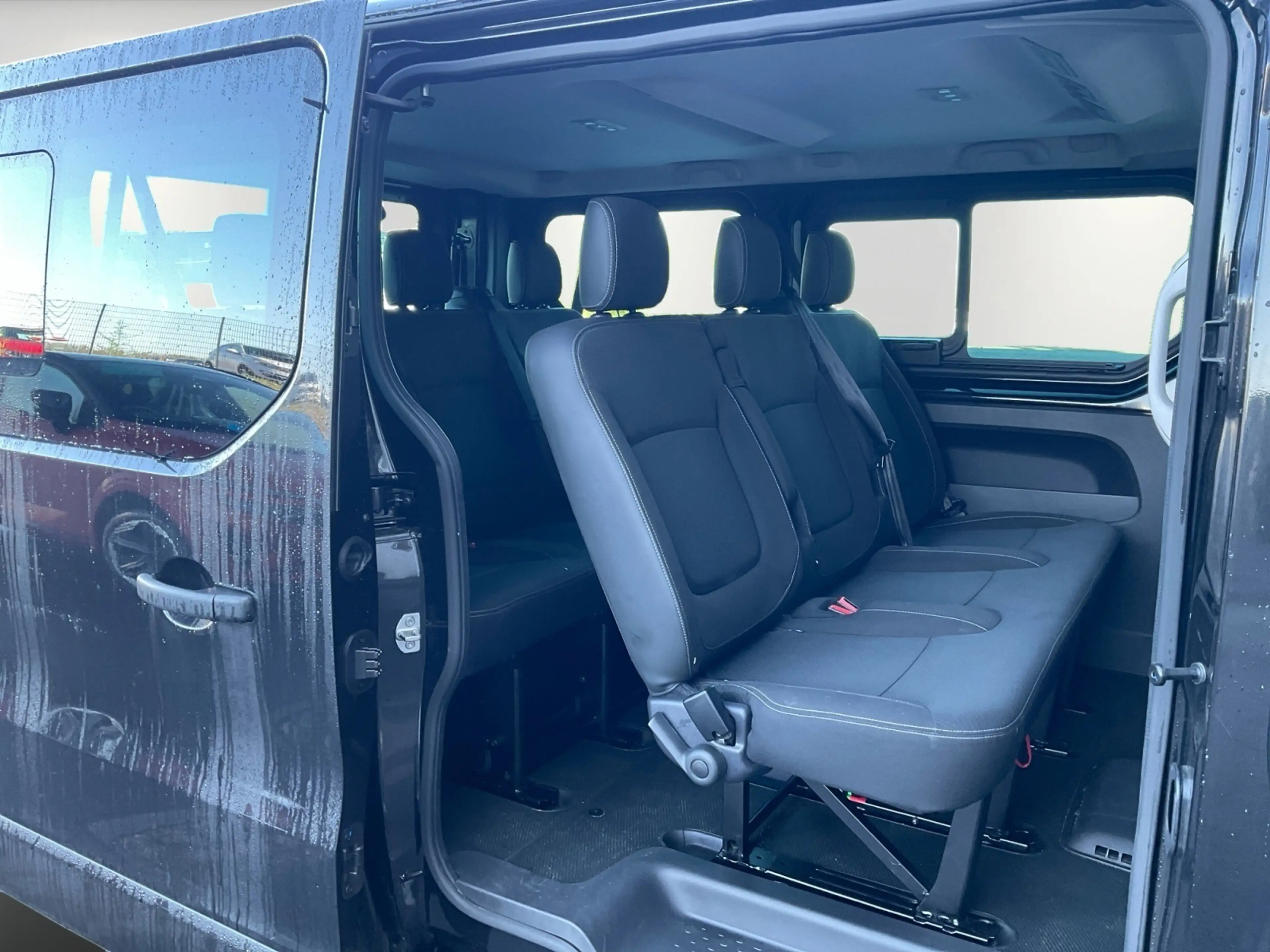 Nissan Primastar 2,8t dCI 150 8 Sitzer — photo 7