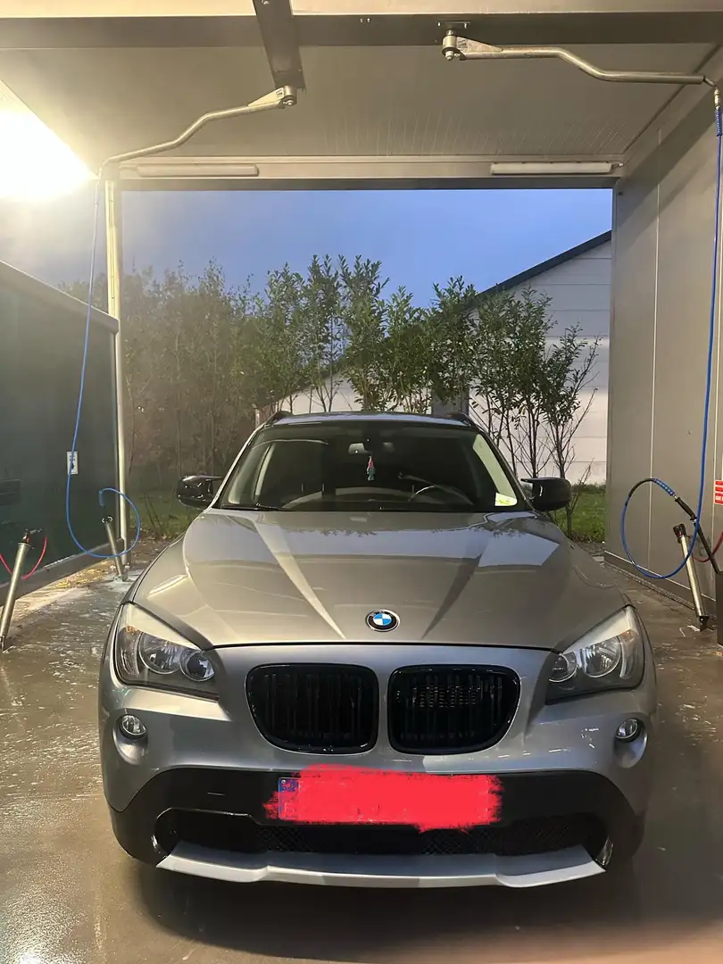 BMW X1 2.0 d sDrive18 - 1