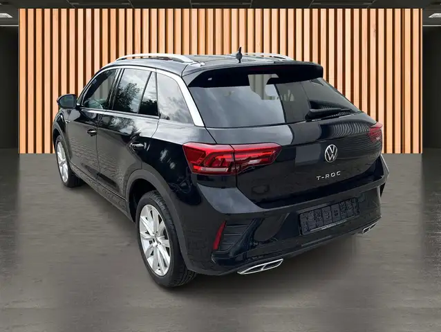 Volkswagen T-Roc view 4
