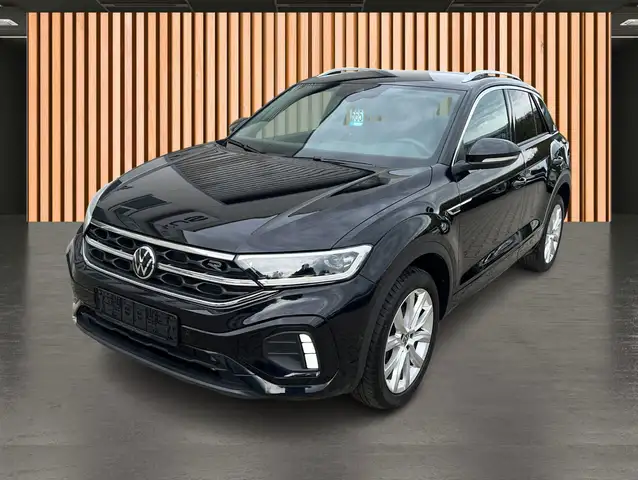 Volkswagen T-Roc view 2