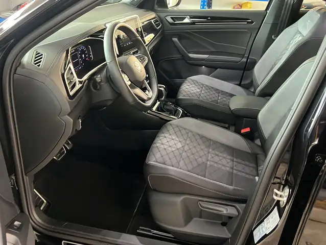 Volkswagen T-Roc view 7